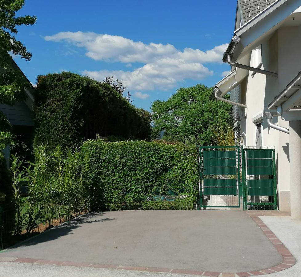 Garden Paradise Bled Apartments - Garden, Pond And Castle View 외부 사진