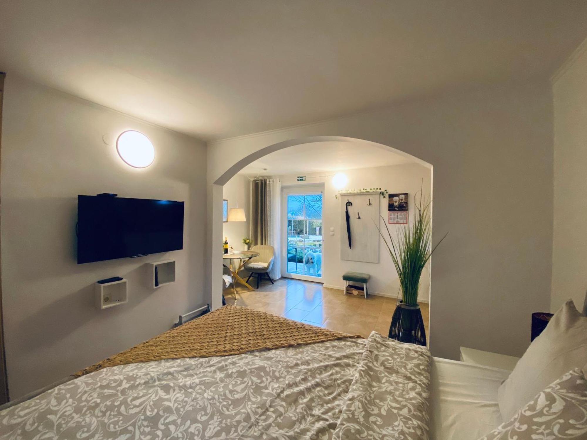 Garden Paradise Bled Apartments - Garden, Pond And Castle View 외부 사진
