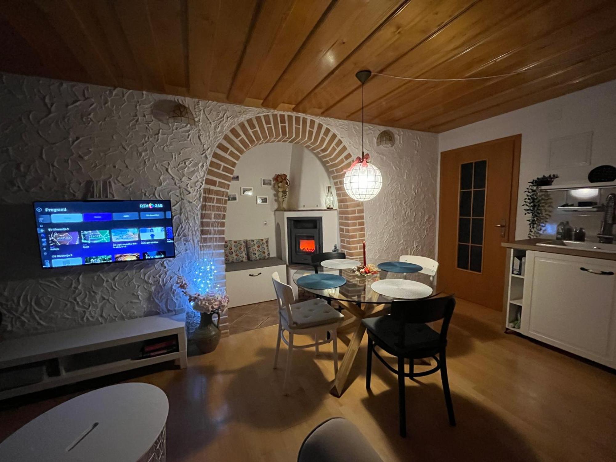 Garden Paradise Bled Apartments - Garden, Pond And Castle View 외부 사진