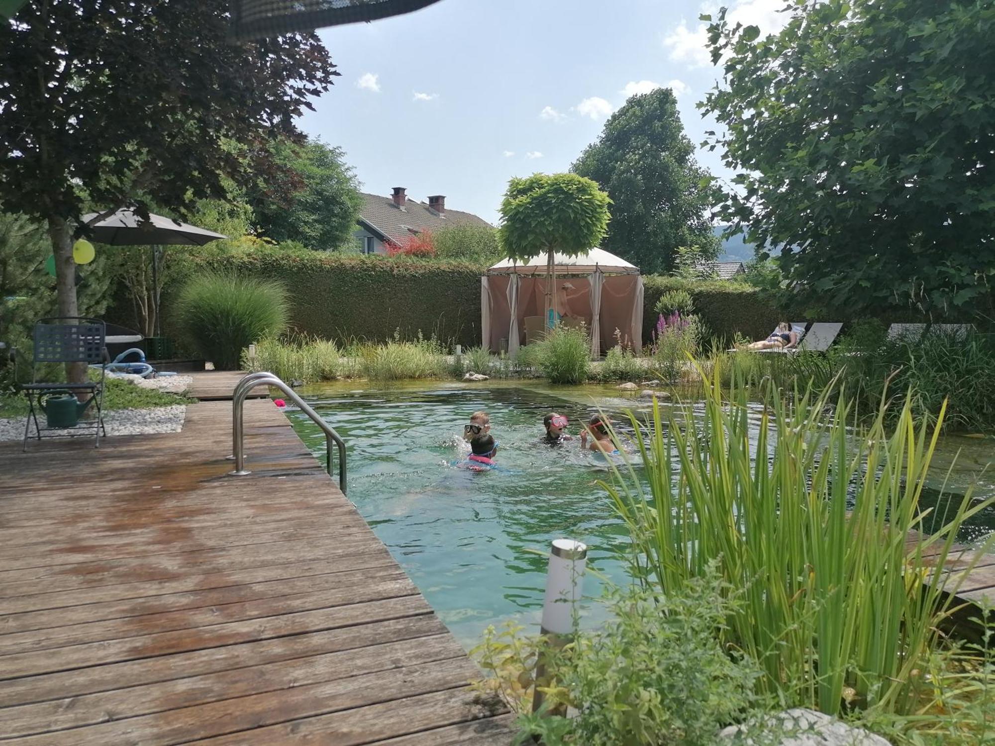 Garden Paradise Bled Apartments - Garden, Pond And Castle View 외부 사진