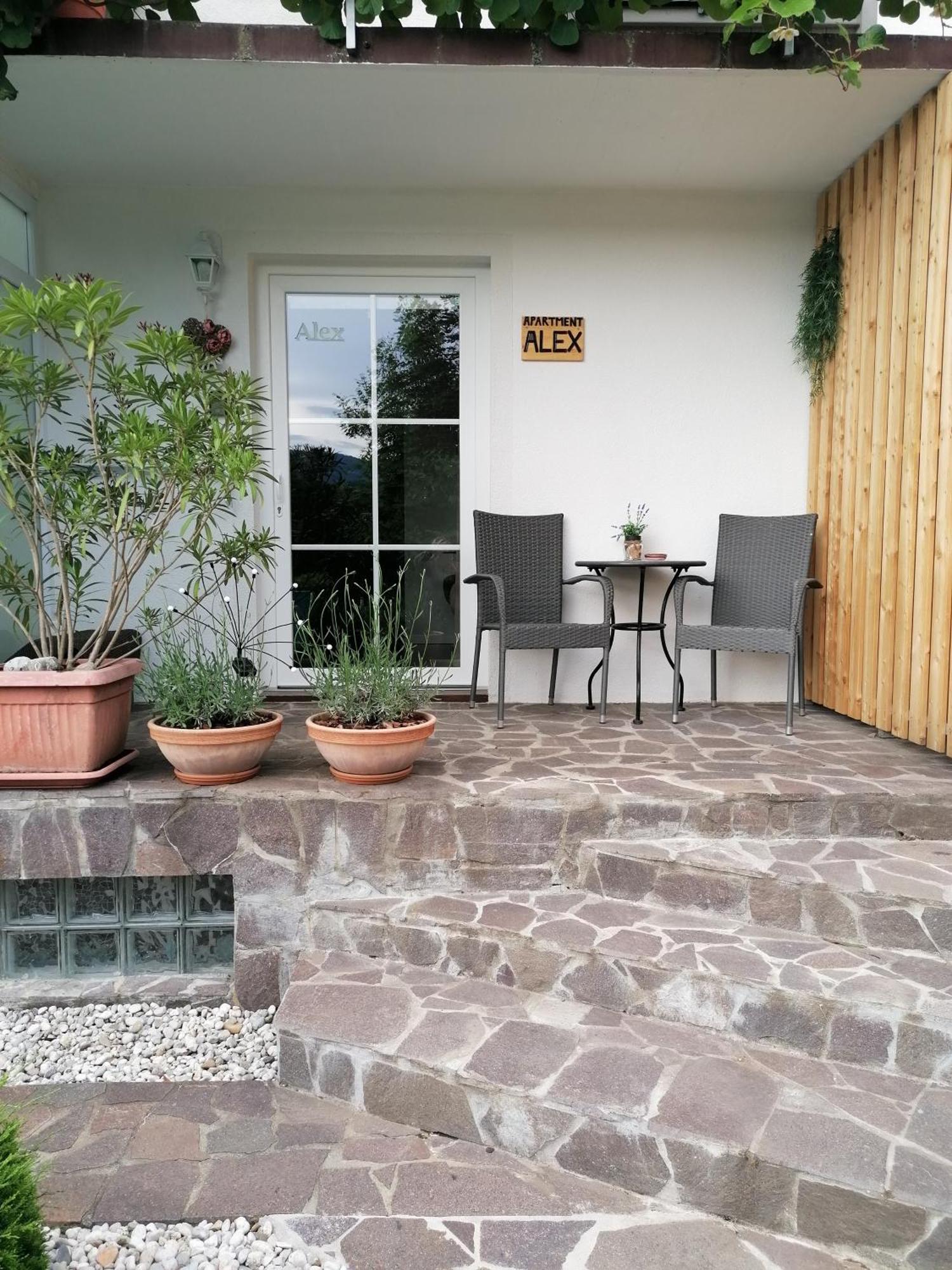 Garden Paradise Bled Apartments - Garden, Pond And Castle View 외부 사진