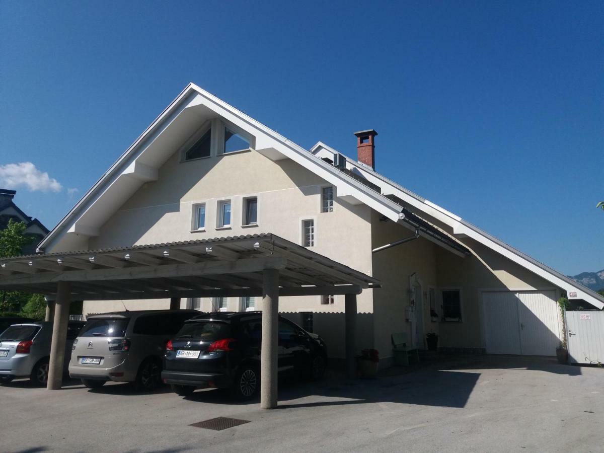 Garden Paradise Bled Apartments - Garden, Pond And Castle View 외부 사진
